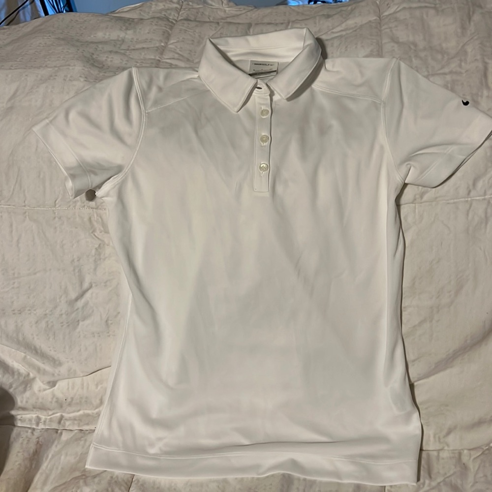 Nike - women’s small golf short sleeve shirt (dry fit)
